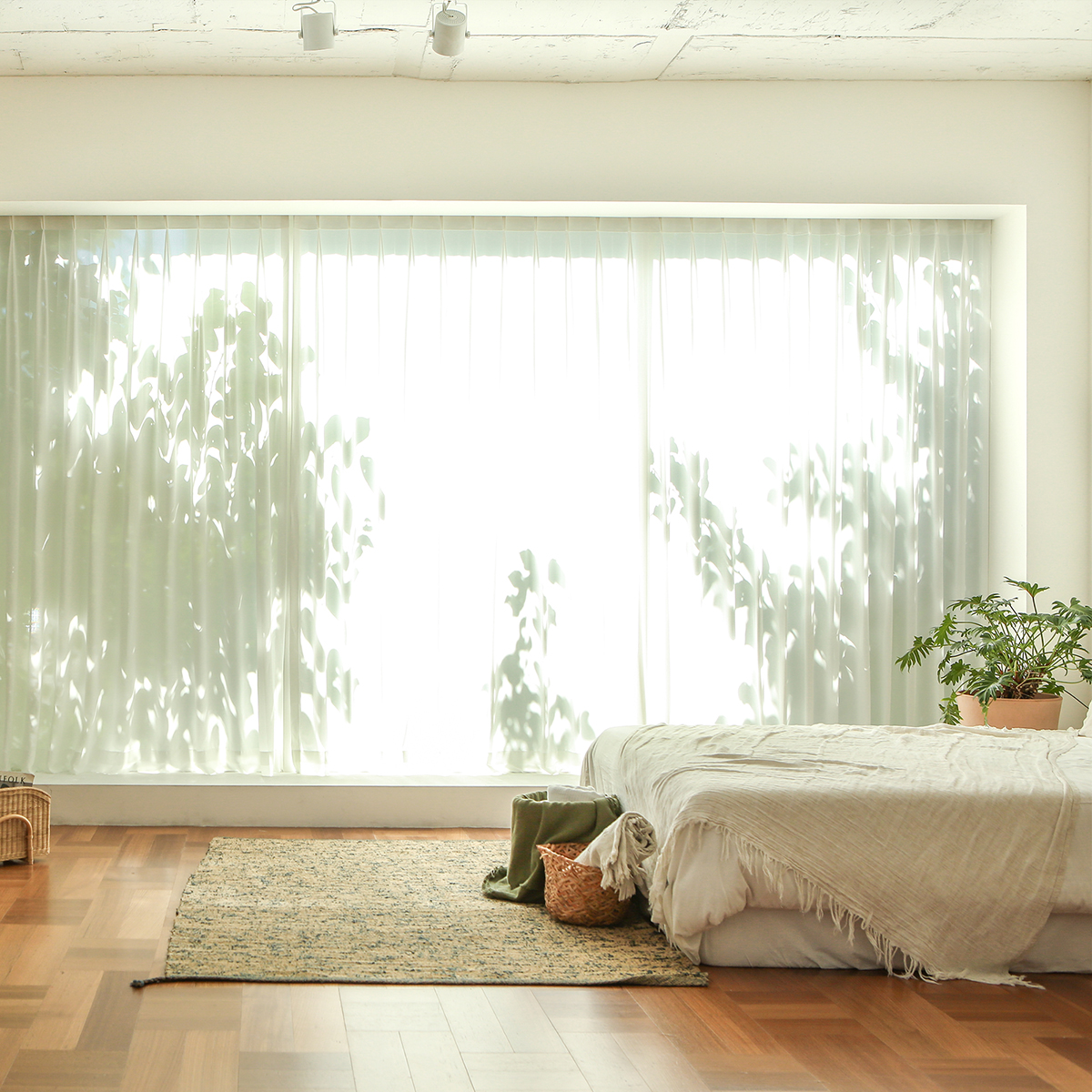 아르일랑 쉬폰 차르르 커튼 거실 안방 커텐 1cm 나비주름 금속핀 기본 도톰쉬폰 화이트