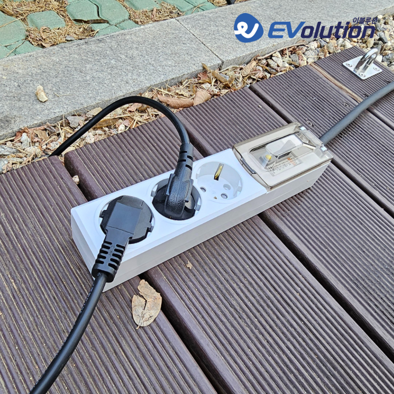 전기차 실내 V2L 커넥터 어댑터 멀티탭 3구 20A 아이오닉5 ev3 ev6 ev9