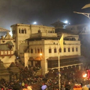 네팔  카트만두 파슈파티나트 사원 아라띠 뿌자 의식 체험 솔직 후기 | 실사용자 리뷰 분석 - 상품 이미지 4