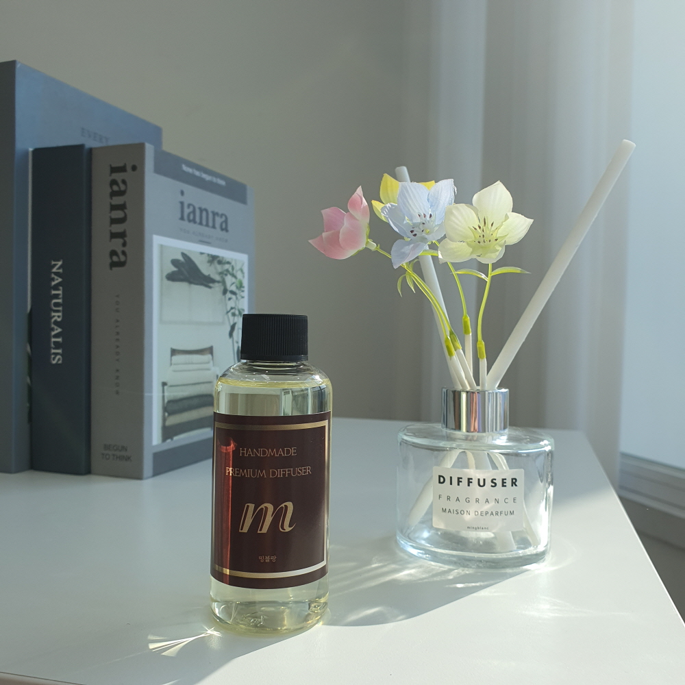 프리미엄 거실 현관 디퓨저 리필액 화장실 사무실 방향제 재료 100ml 200ml - 상품 이미지