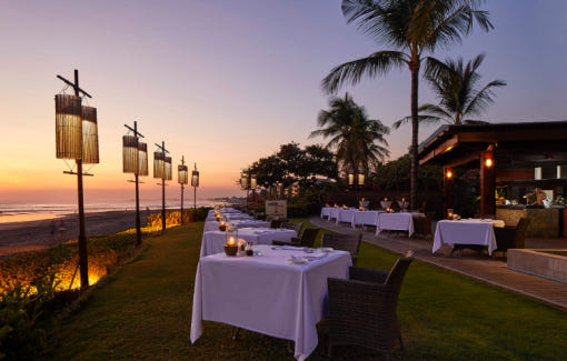 더 사마야 브리즈 레스토랑에서 제공되는 맛있는 요리