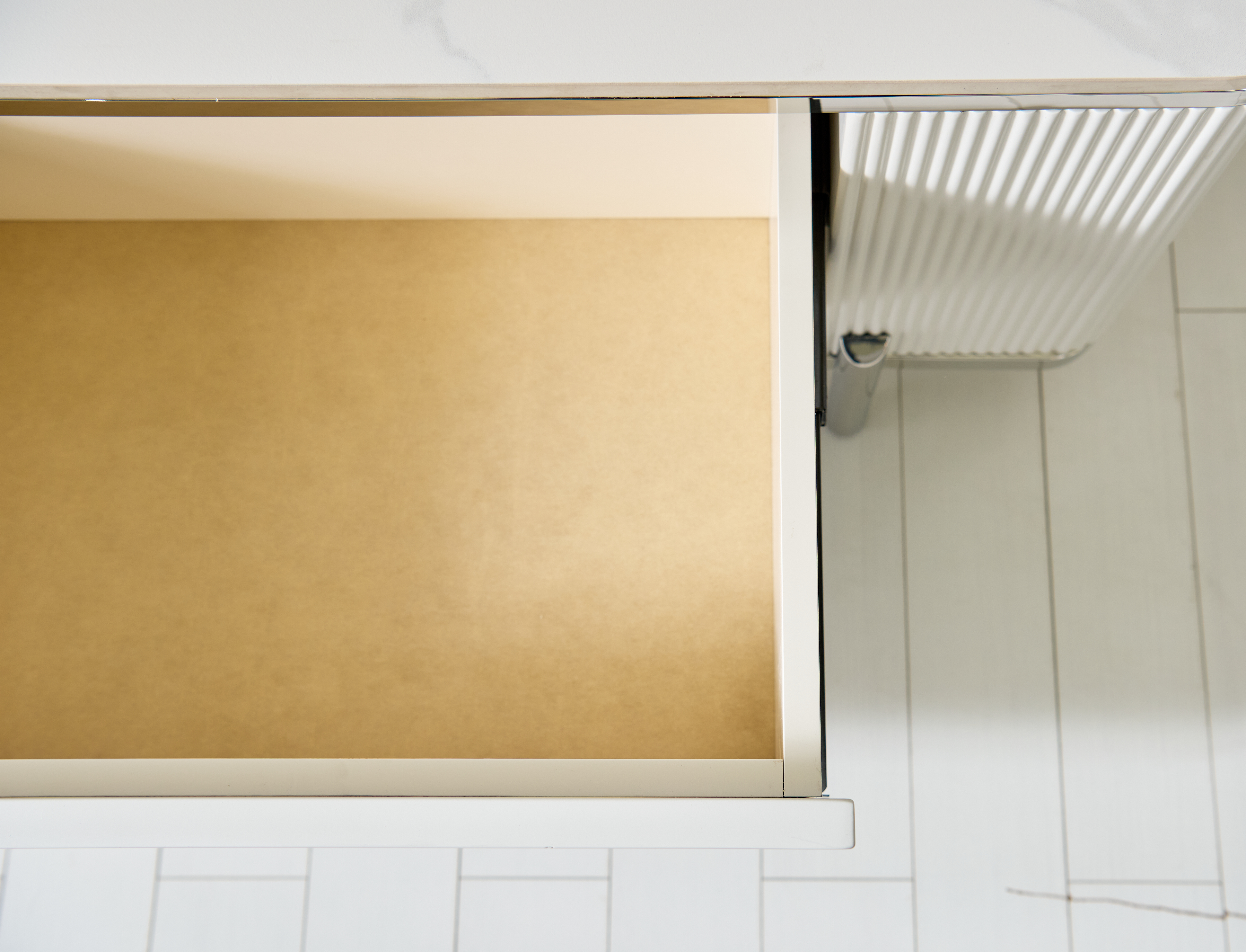 소피아 통 세라믹거실장 85인치 대형 TV 티비다이 2600