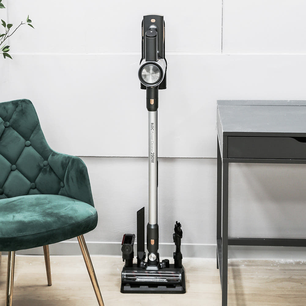 C3 무선 청소기 사용 모습