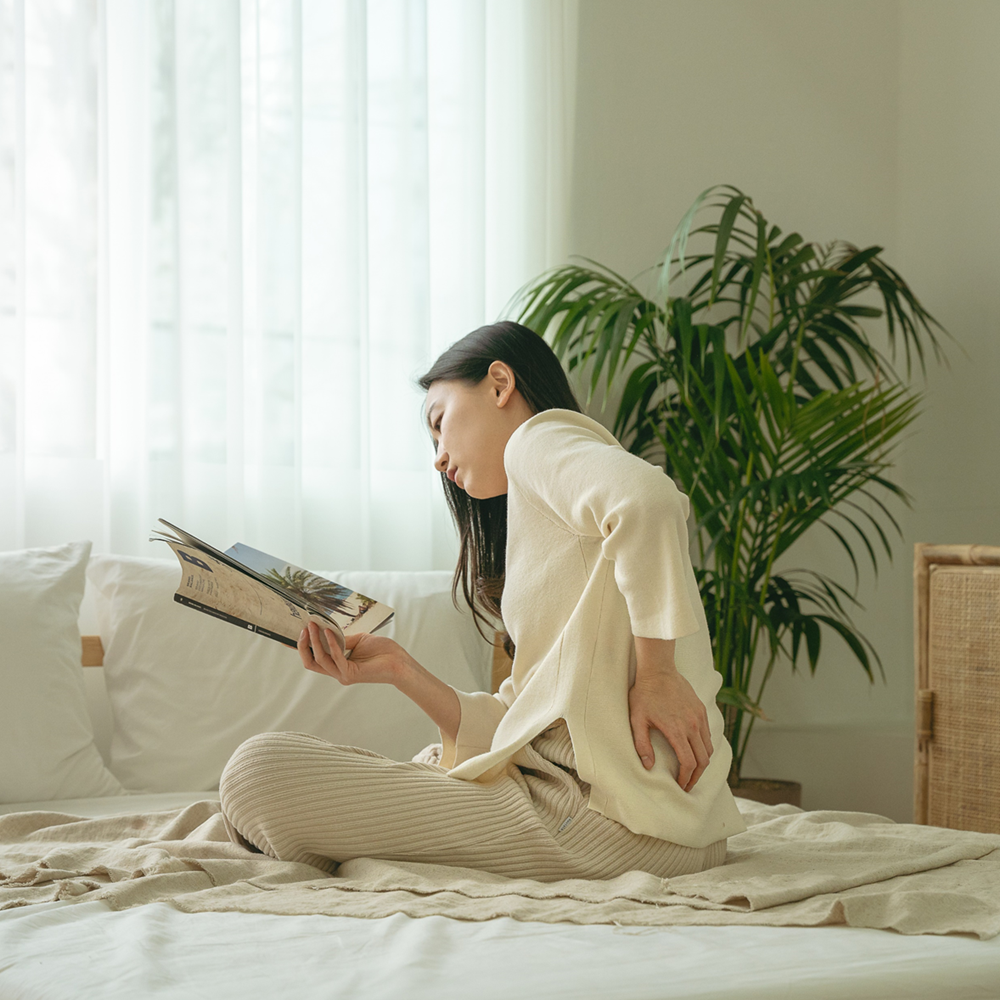 이코노미쿠스 접이식 등받이 좌식의자 앉은뱅이 허리 바닥 쿠션 침대 의자 기도