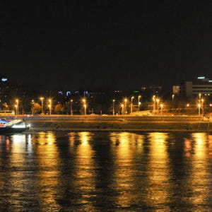 헝가리 부다페스트에서 음료와 함께하는 다뉴브강 나이트 크루즈 솔직 후기 | 실사용자 리뷰 분석 - 상품 이미지 4