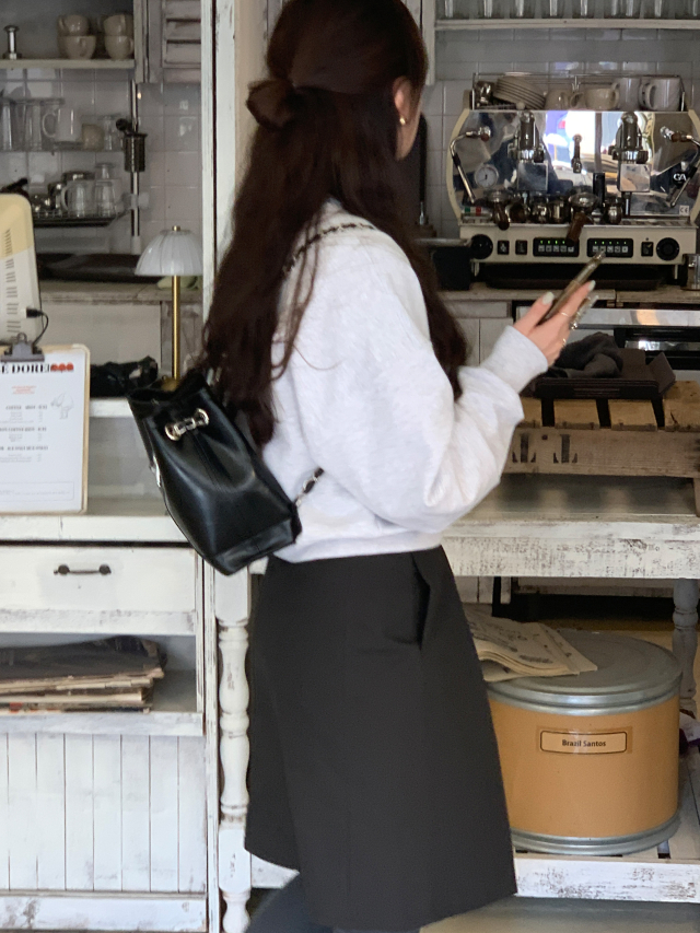 ミドル丈プリーツスカート | ファッション通販サイト NUGU