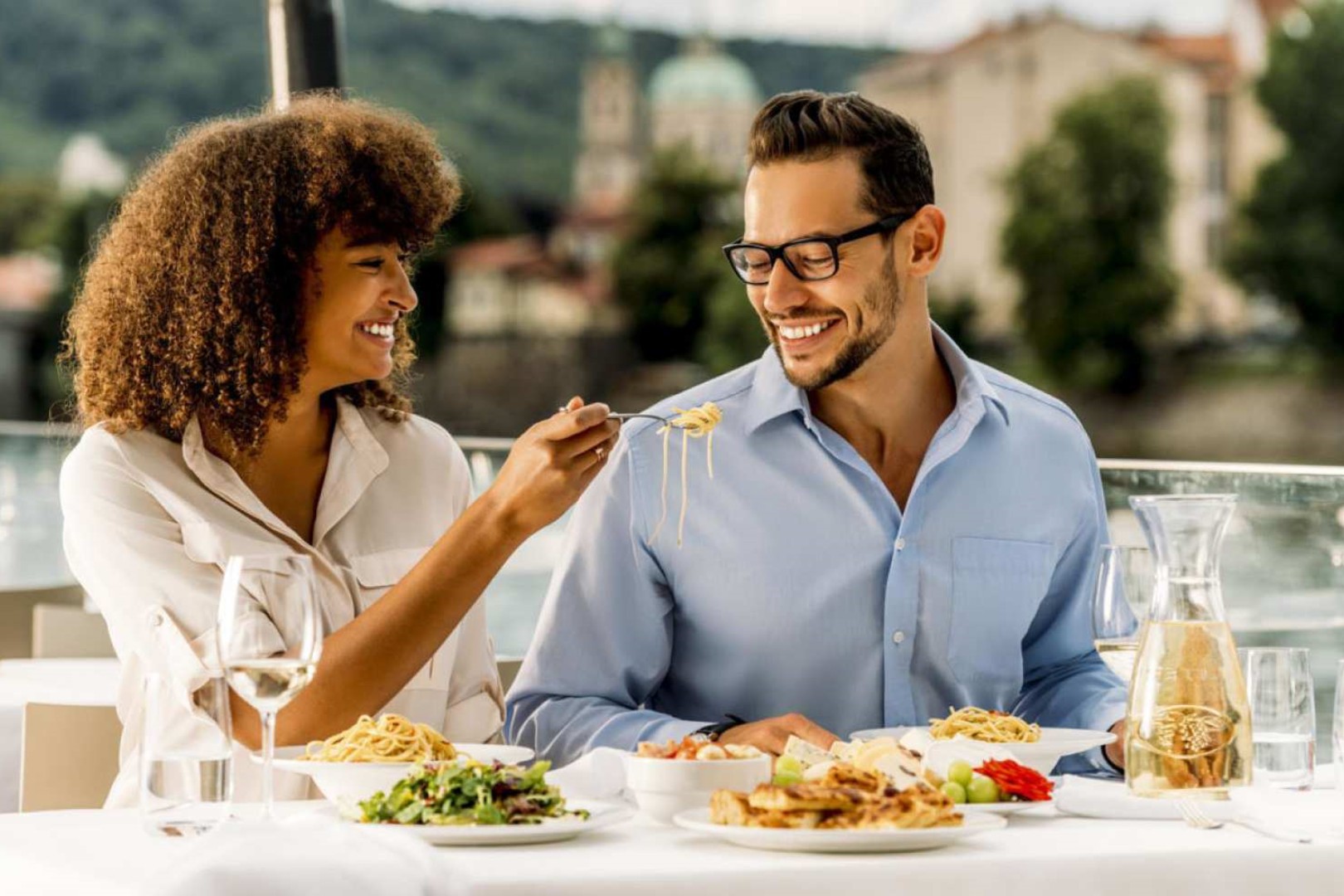 체코 프라하 | 블타바 강 유리 보트 점심 크루즈 이미지 4