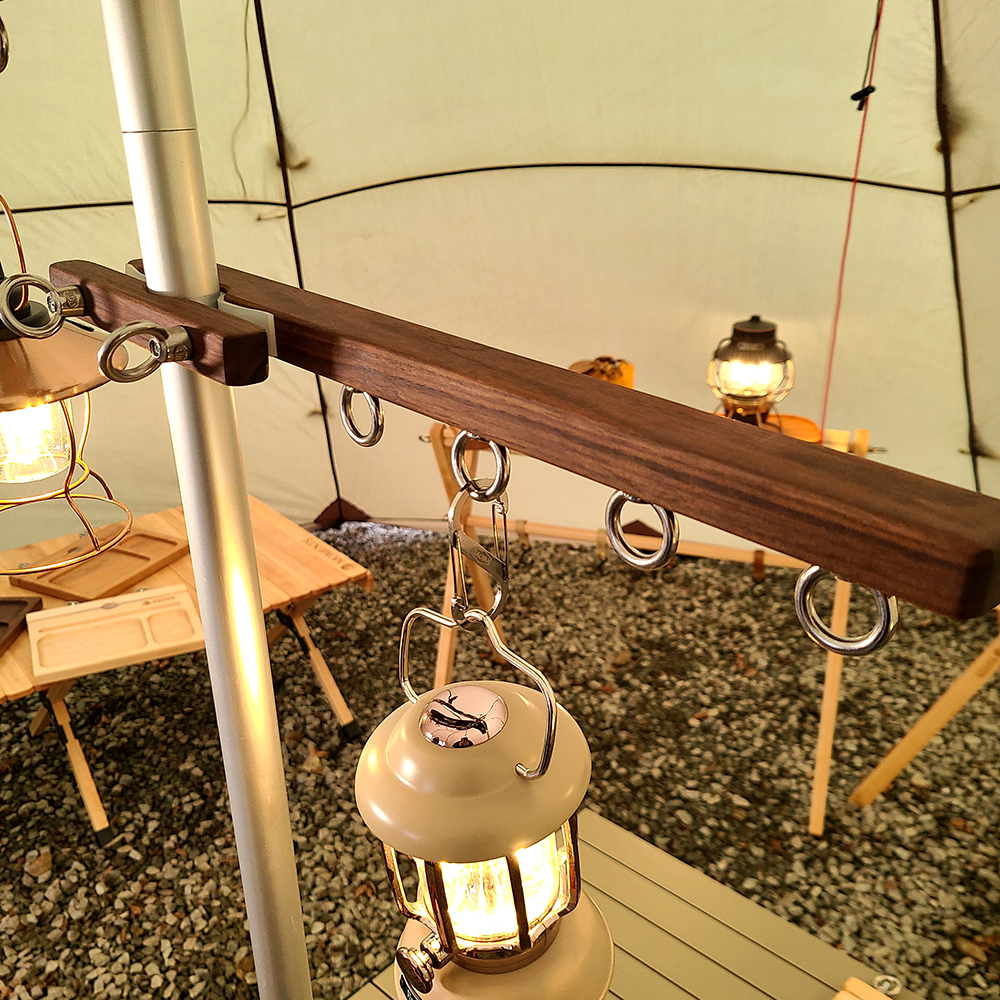 윌데라 폴대 랜턴걸이 원목 나무 캠핑 조명 텐트 거치대 월넛 우드 각인