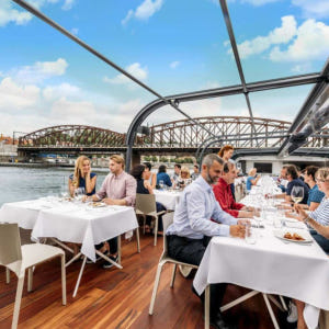 체코 프라하 | 블타바 강 유리 보트 점심 크루즈 솔직 후기 | 실사용자 리뷰 분석 - 상품 이미지 1