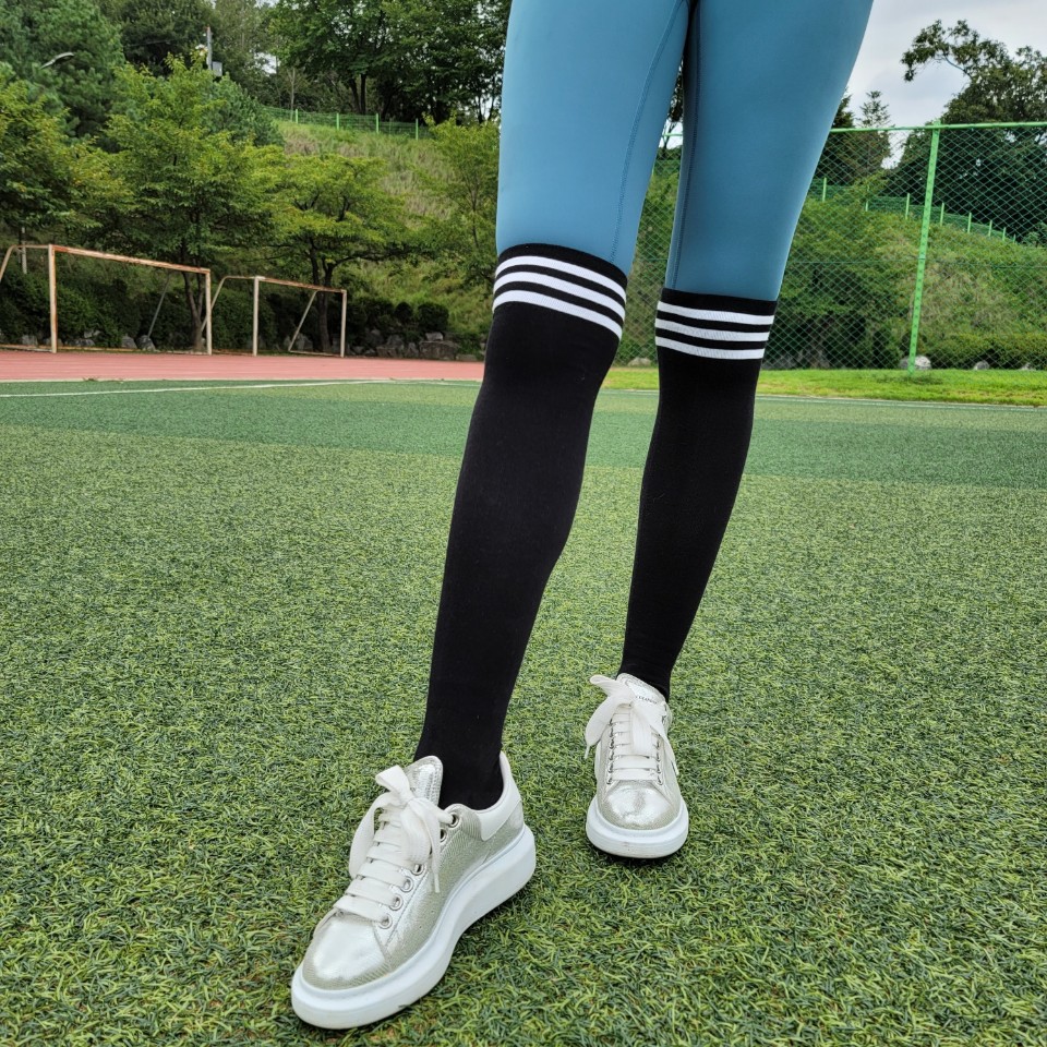 여성 필라테스 삼선 양말 롱삭스 요가 레그워머 오버니삭스 긴양말 레깅스 코디 - 상세 이미지 5