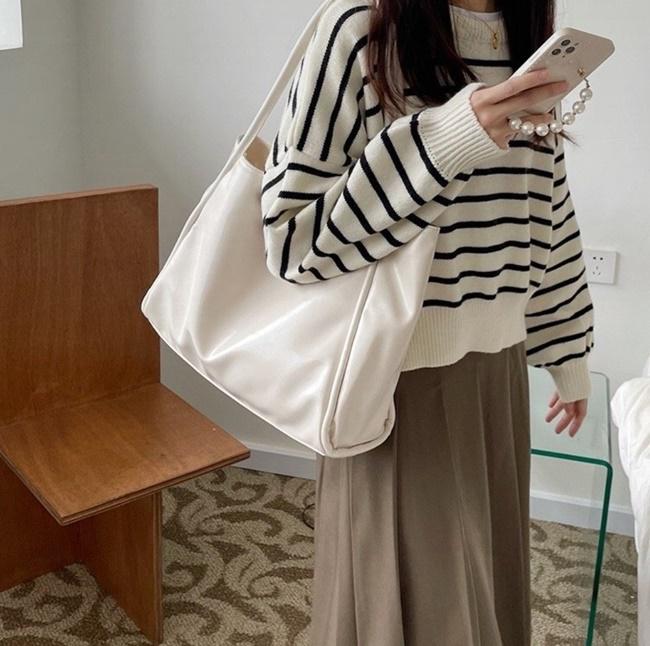 가죽 데일리 무지 빅 쇼퍼 숄더백 노트북 직장인 보부상 가방 이미지 4