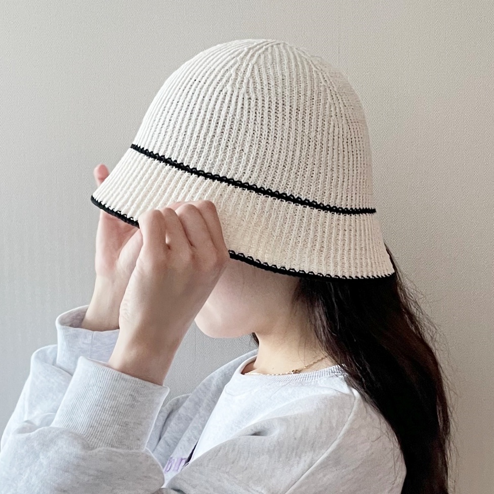 뜨개모자 산책 지사 배색 여름니트모자 뒷트임 버킷햇 벙거지 모자 - 메인 이미지