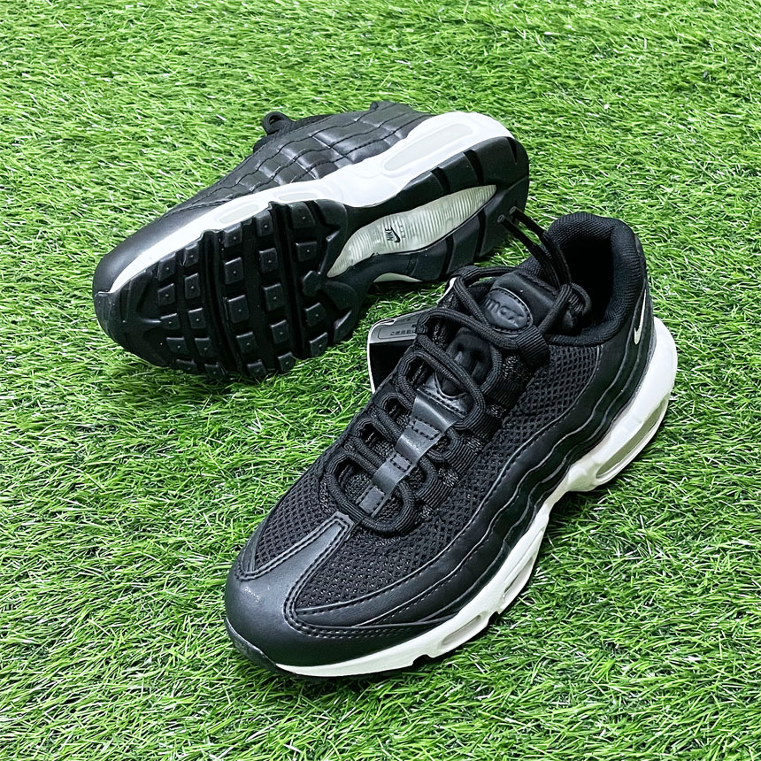 [창고정리] 나이키 에어 맥스 95 검흰 오레오 여성 런닝화 DH8015-001