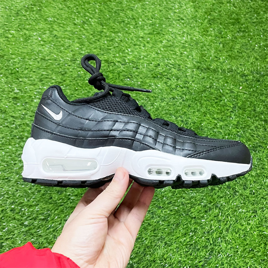 [창고정리] 나이키 에어 맥스 95 검흰 오레오 여성 런닝화 DH8015-001