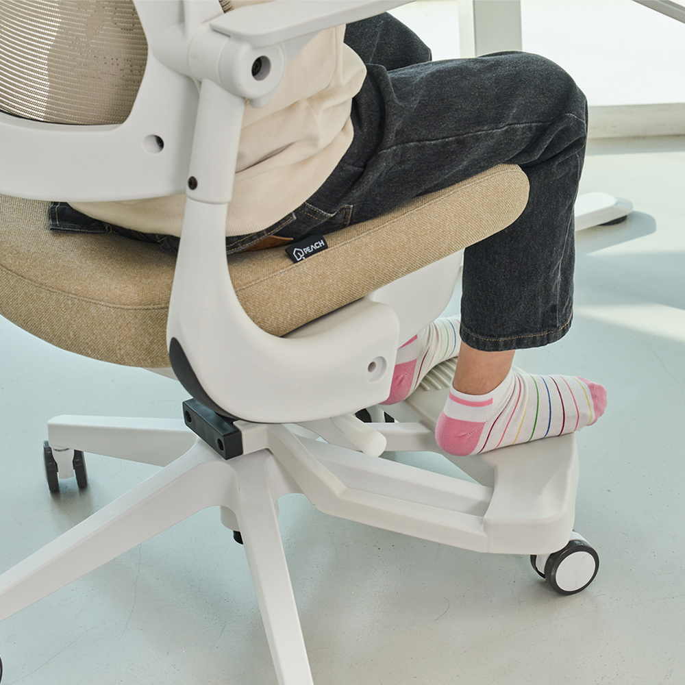 피치트렌디 헤이체어 어린이의자 초등학생 책상 의자 팔걸이 수납 화이트-핑크(회전 중심봉)