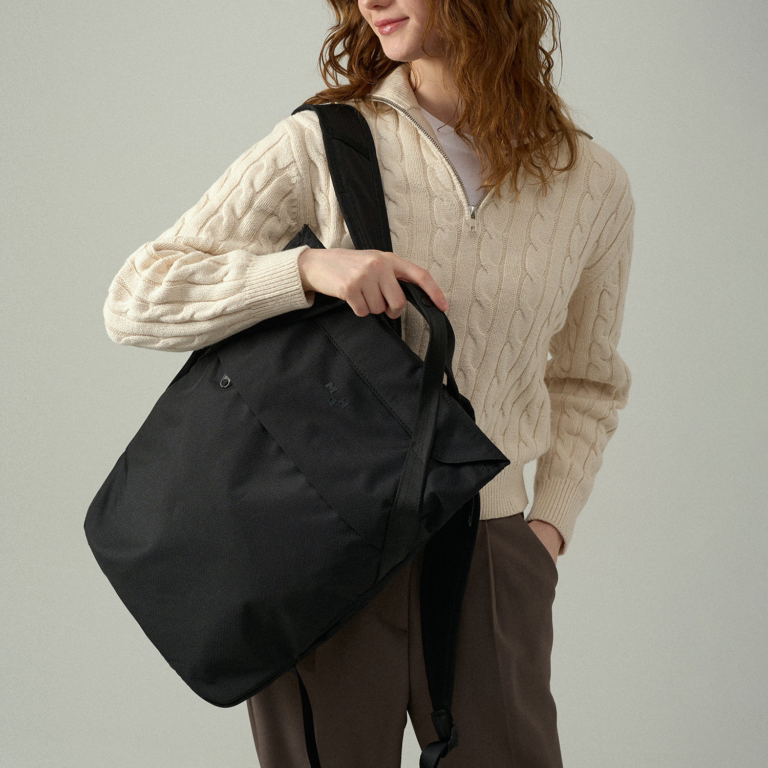 마흐 에어리 백팩 블랙 16인치 가벼운 노트북 가방 출퇴근 데일리 심플 어반라이프