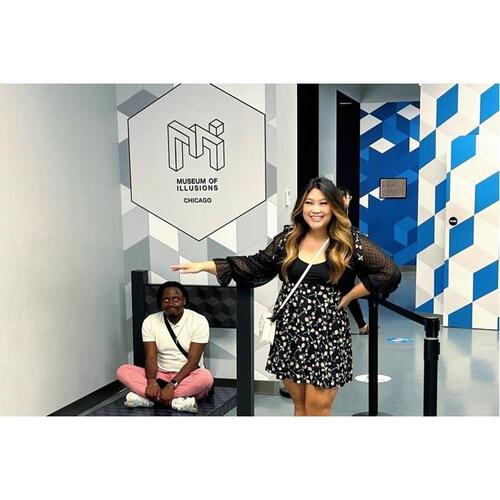 미국 일리노이 시카고 뮤지엄 오브 일루젼 시카고(Museum of Illusions Chicago)