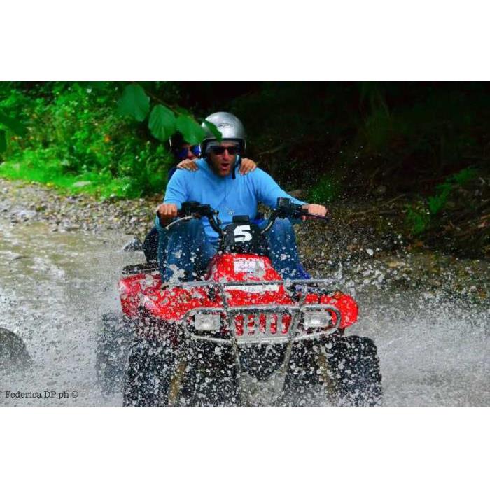 이탈리아 타오르미나 또는 지아르디니 낙소스 에트나 산의 오프로드 ATV 투어