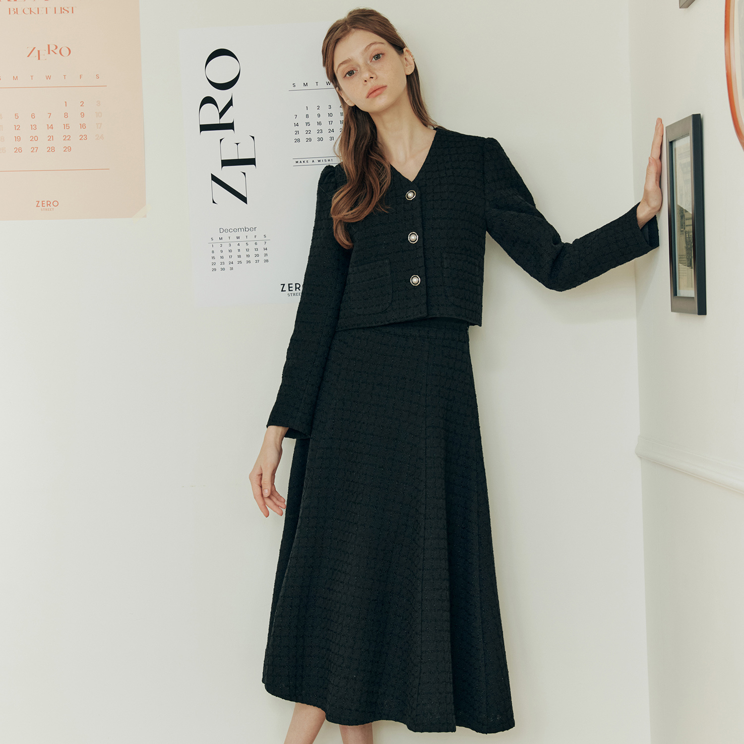 [슈퍼적립][제로스트릿][세트] 브이넥 트위드 자켓 & 스커트 [SET-UP] V NECK TWEED JACKET & SKIRT / SOLID BLACK - 상세 이미지 2
