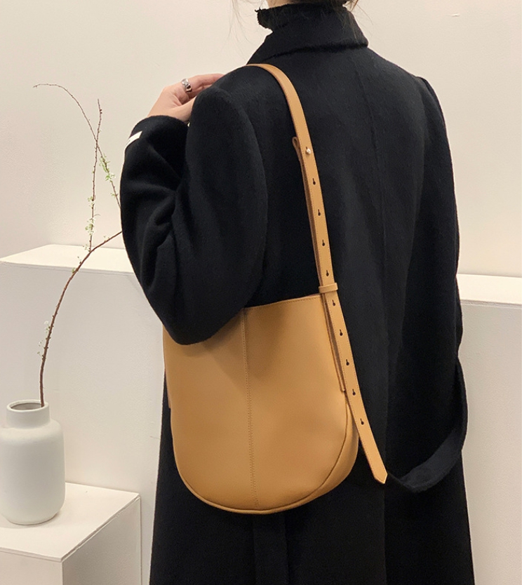디자이너백 가방 소가죽 휘뚜루마뚜루가방