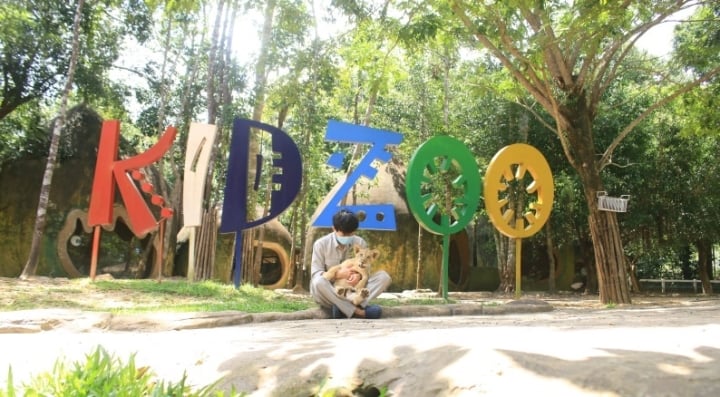 푸꾸옥 빈펄 사파리 주키퍼 투어 먹이주기 사육사 체험