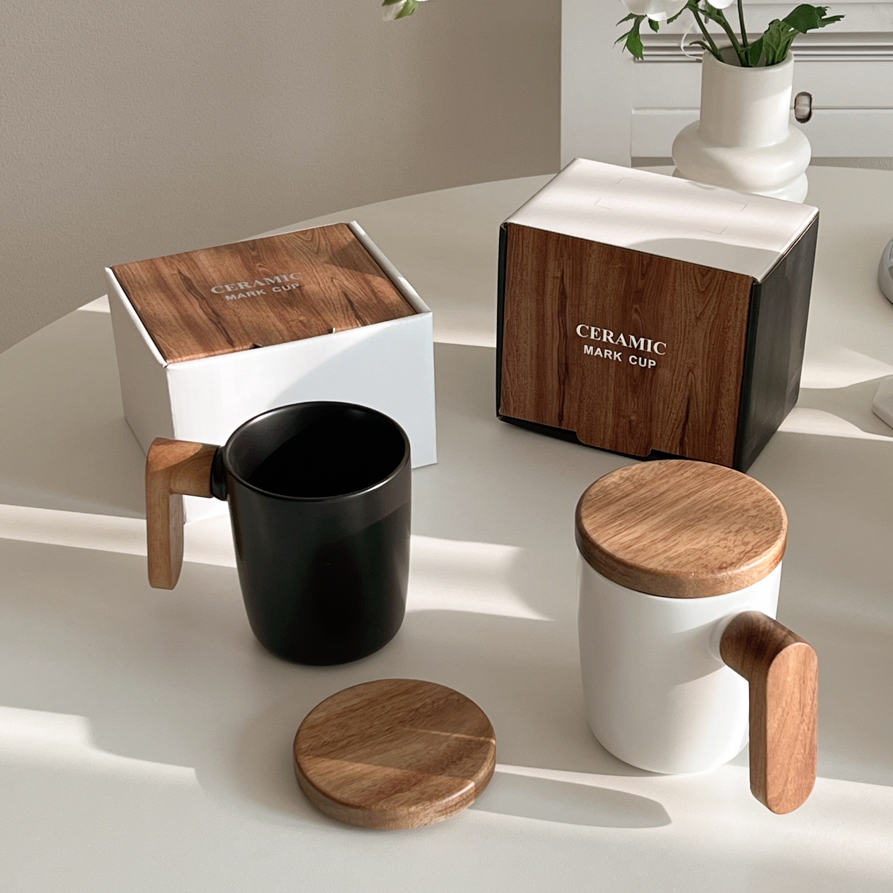 뚜껑있는 머그컵 머그잔 신혼 집들이선물 커플 머그컵세트 우드핸들 화이트