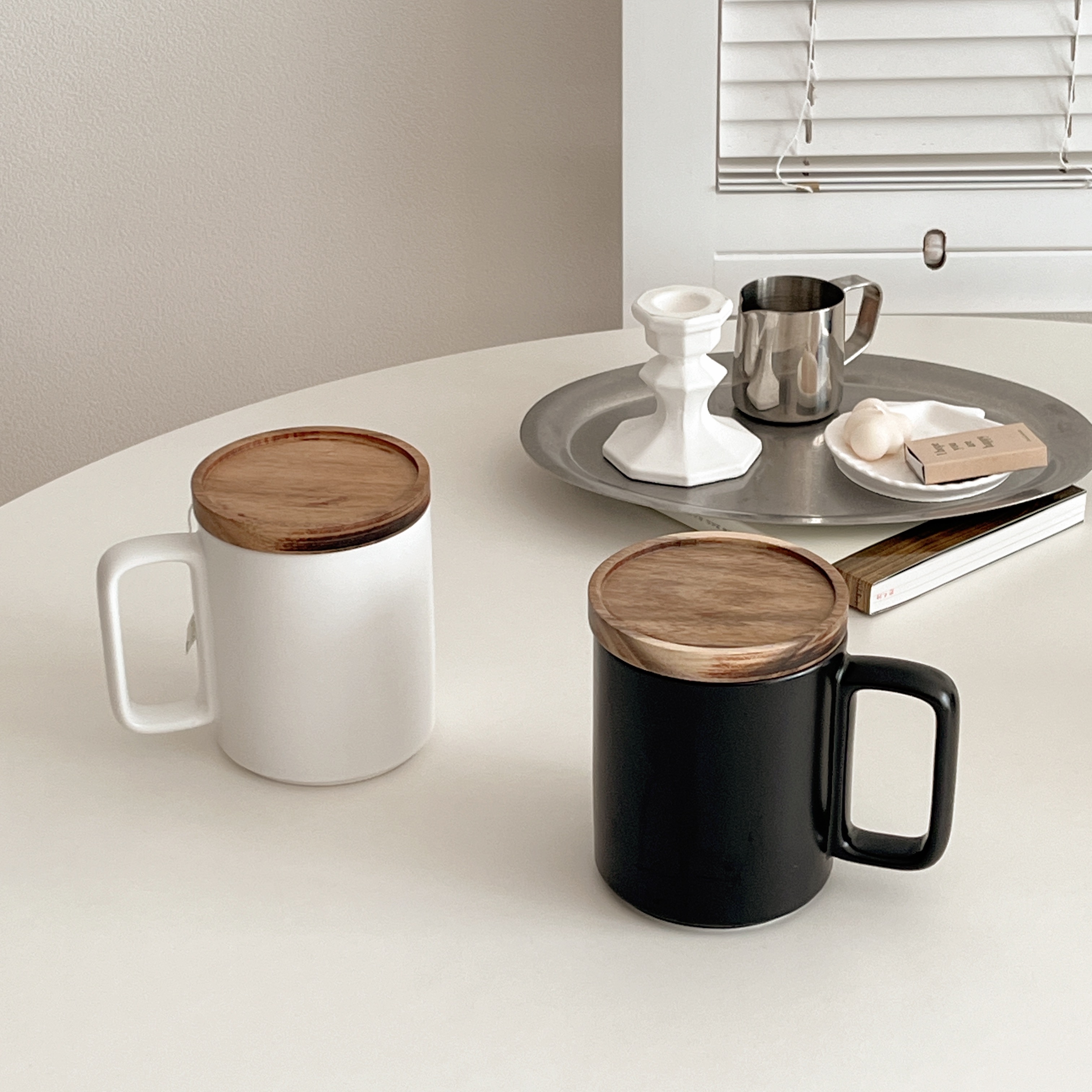 뚜껑있는 머그컵 머그잔 신혼 집들이선물 커플 머그컵세트 우드핸들 화이트