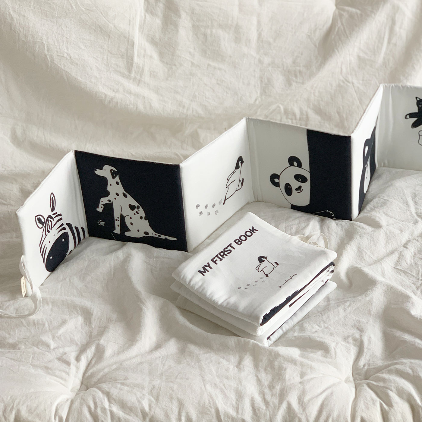 아카시아봉봉 패브릭 흑백 헝겊완구 출산선물 신생아완구 장난감 국내제작 초점책