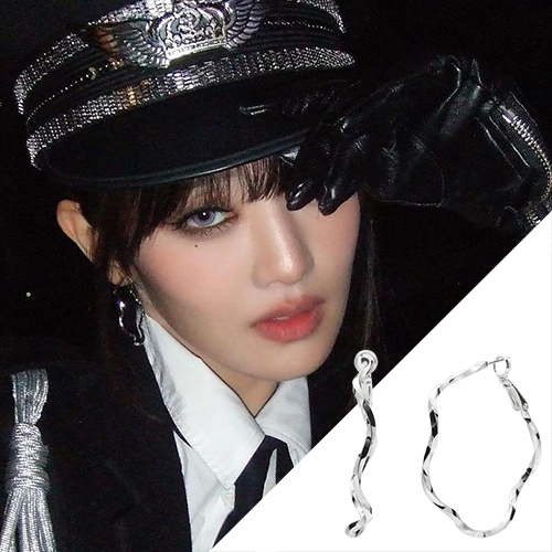 여자아이들 민니 착용 폴브리알 에떼 원터치 링 귀걸이 POBE0251 꼬임 웨이브 선물 - 상품 이미지