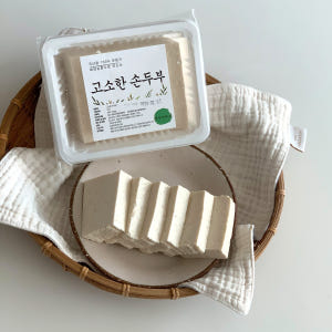 경주더두부 국산콩 무첨가 해양심층수 전통 수제 손두부 550g 맛있게 먹은 솔직 후기 - 상품 이미지 1