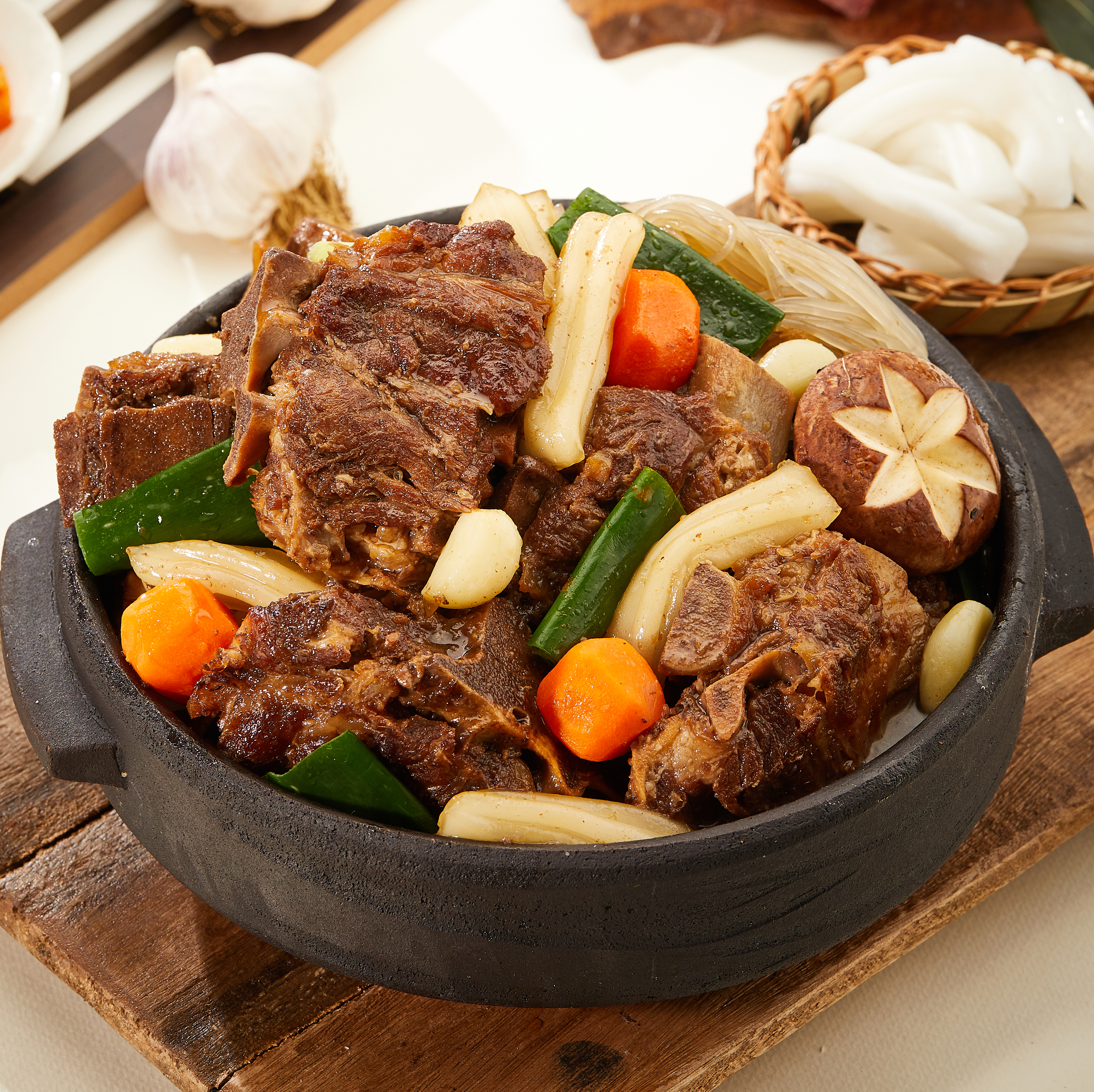 [통뼈 감자탕 뼈찜 혼합팩] 술안주부터 해장까지 칼칼한맛4팩 매운뼈찜4팩, 1kg, 8개 - 상세 이미지 3
