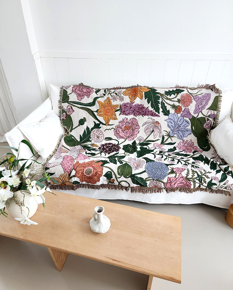 블랑쉬 화이트속 꽃밭 빈티지 감성 캠핑 블랭킷