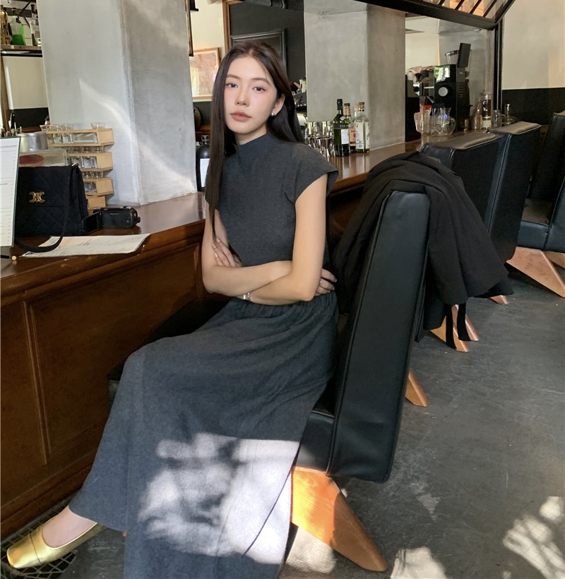 클립 그레이 반폴라 반소매 캡소매 스판 슬림 허리 밴딩 플레어 A라인 하객룩 벚꽃룩 롱 원피스 - 상세 이미지 2