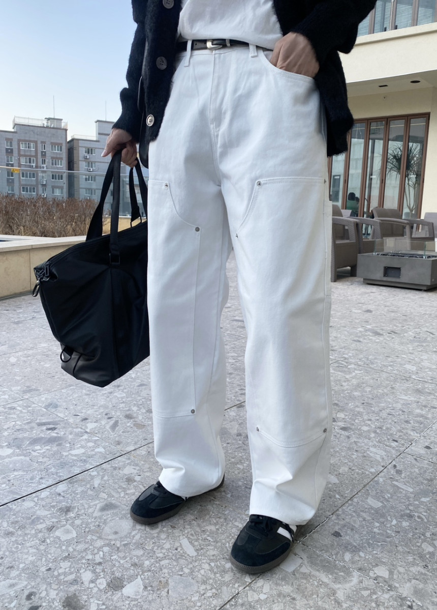 ACD36A36-7896-43A8-A28F-FC37F3B8AB3D