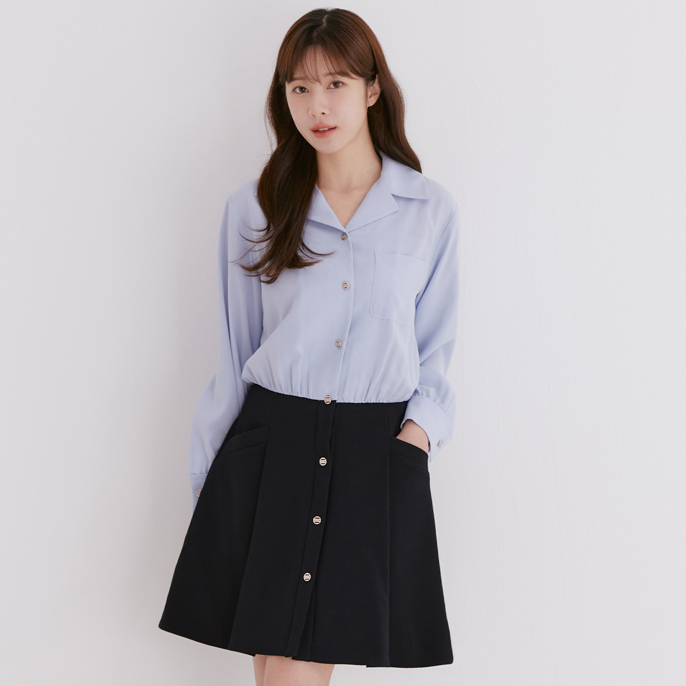 [N배송] 로엠 셔츠 카라 플리츠 미니 원피스 RMOWE23R17 이미지 4