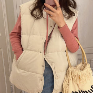 러블리해라 패딩조끼 겨울 봄 간절기아우터 물결핏 레이어드 데일리아이템 오... 착용 후기 | 사이즈/핏 총정리 - 상품 이미지 2