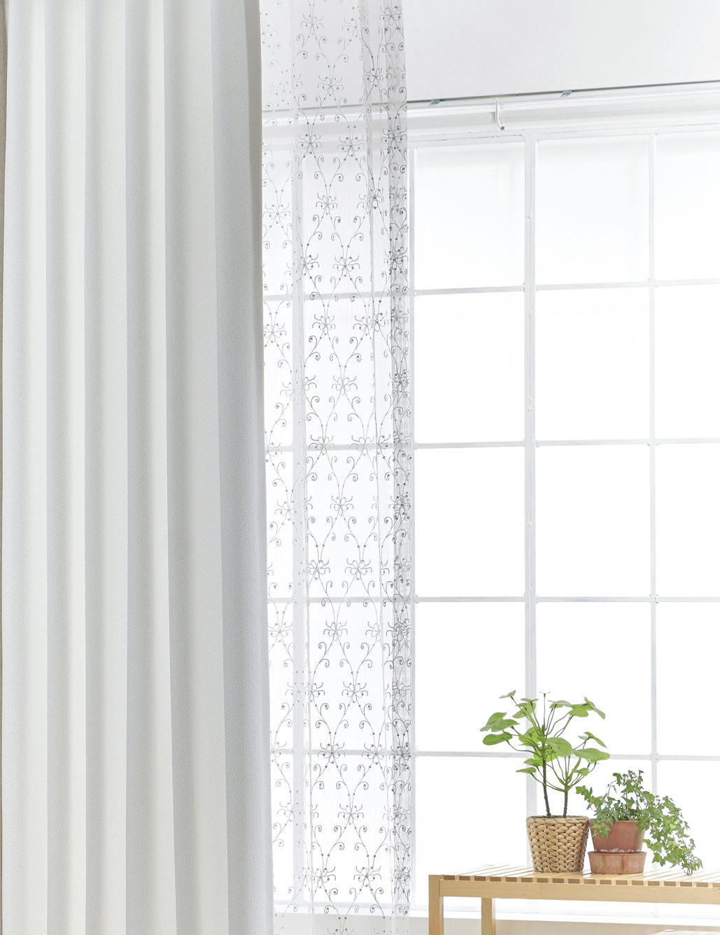 아르일랑 화이트 암막 3종 커튼 1cm 민자 타입 화이트 빛차단율 60%