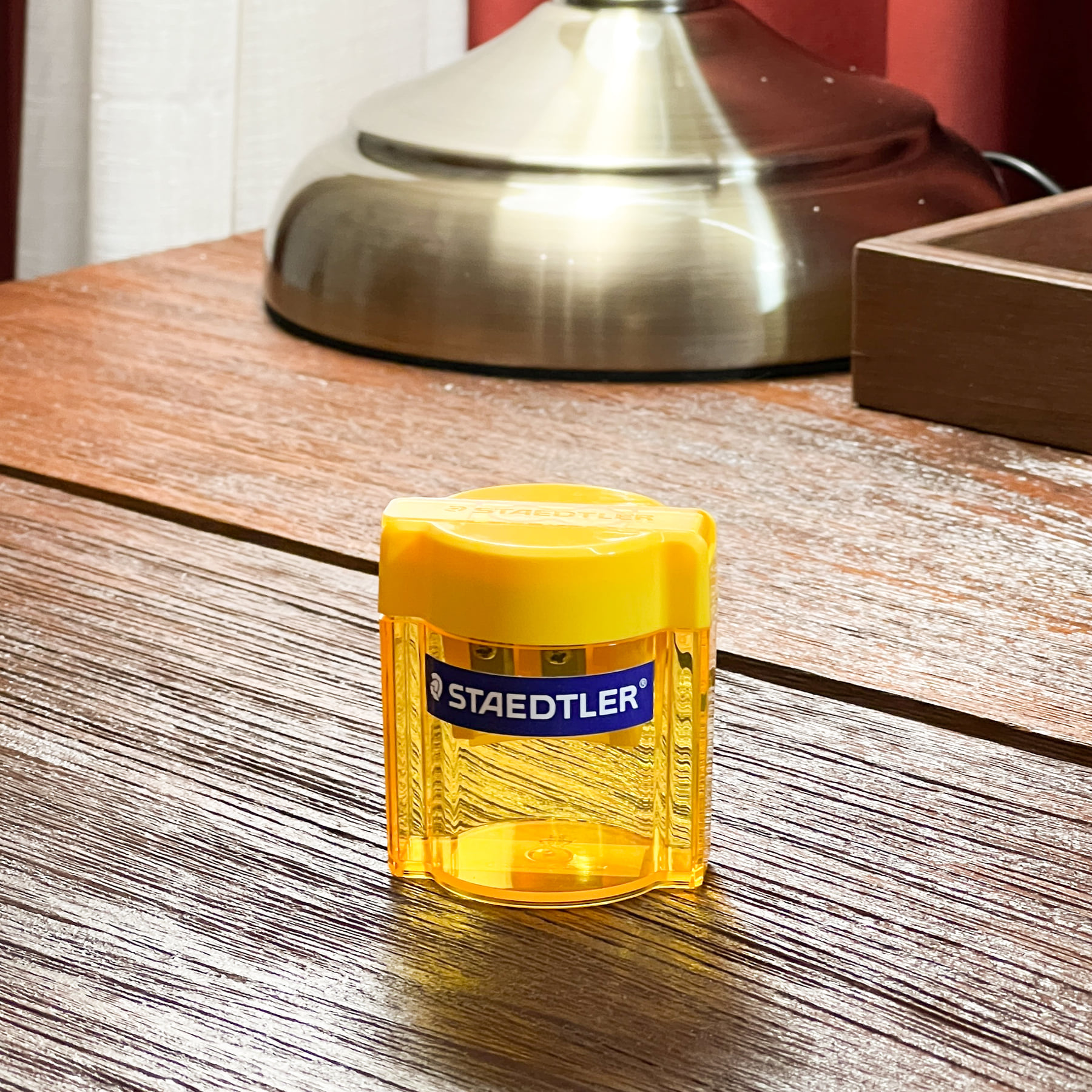 점보 연필도 깎을 수 있는 스테들러 휴대용 연필깎이 제품 이미지