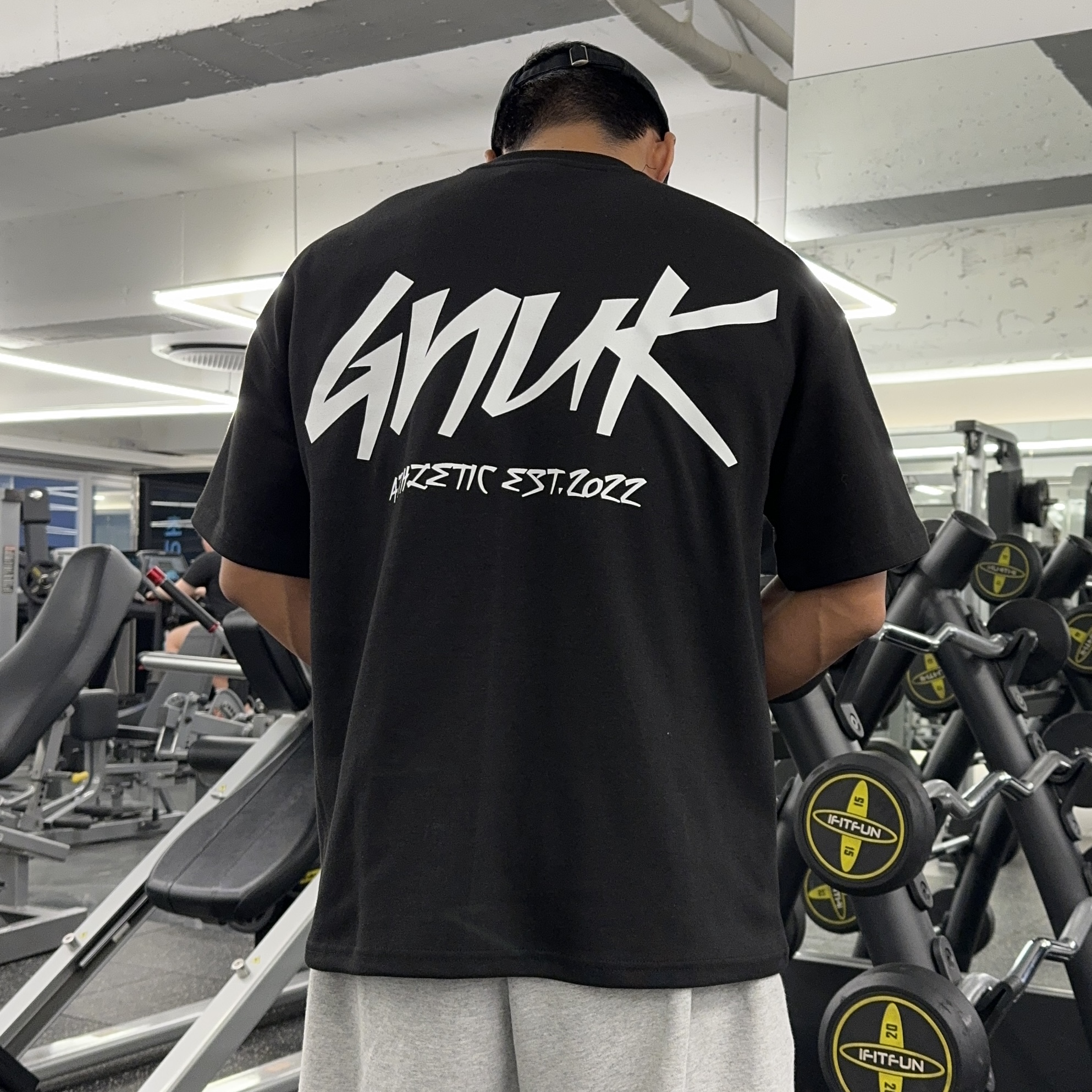 그누크 짐웨어반팔 헬스오버핏 반팔 남자 헬창옷 크로스핏티셔츠 어깨넓어보이는 옷
