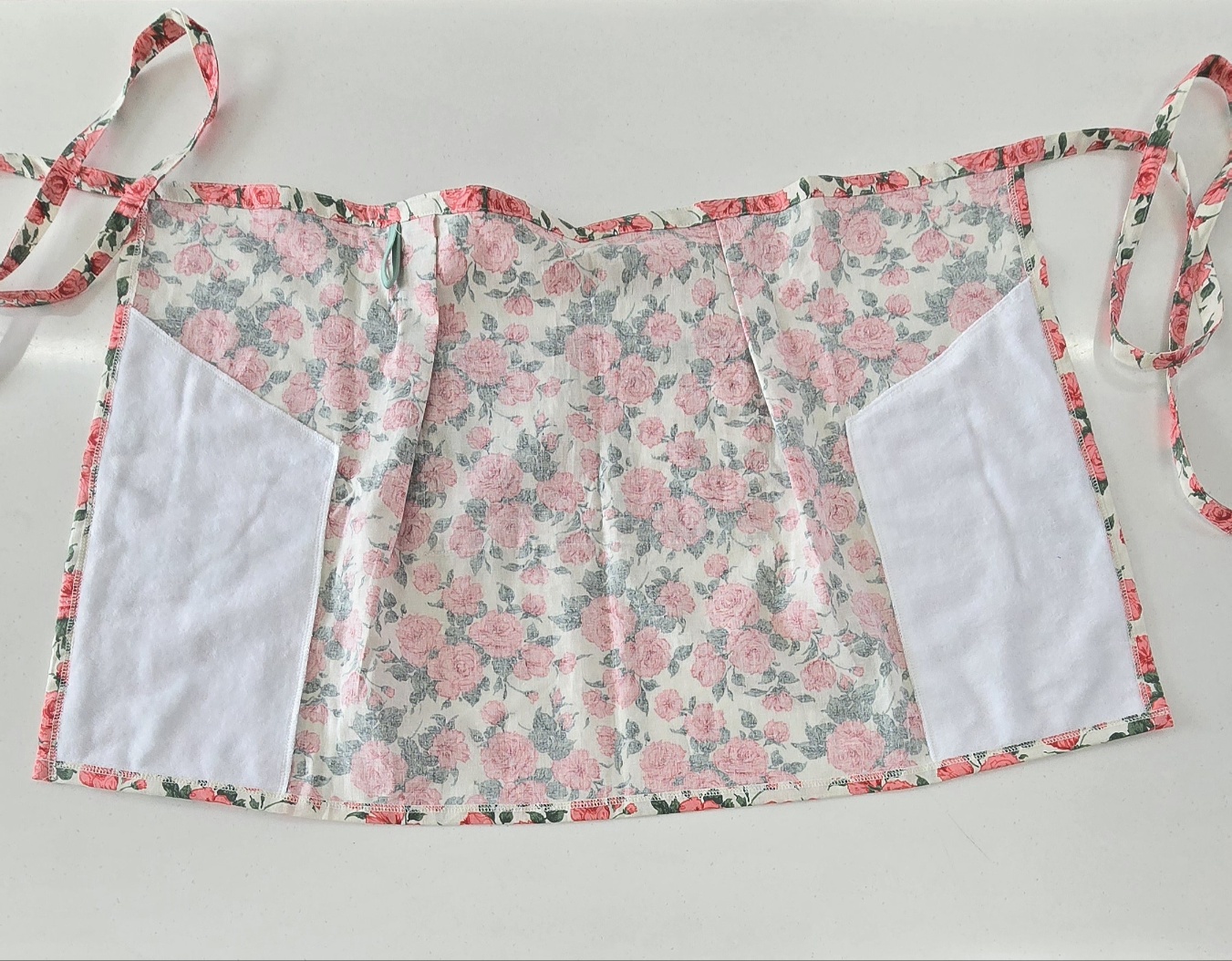 타올을 품은 린넨 앞치마 에이프런