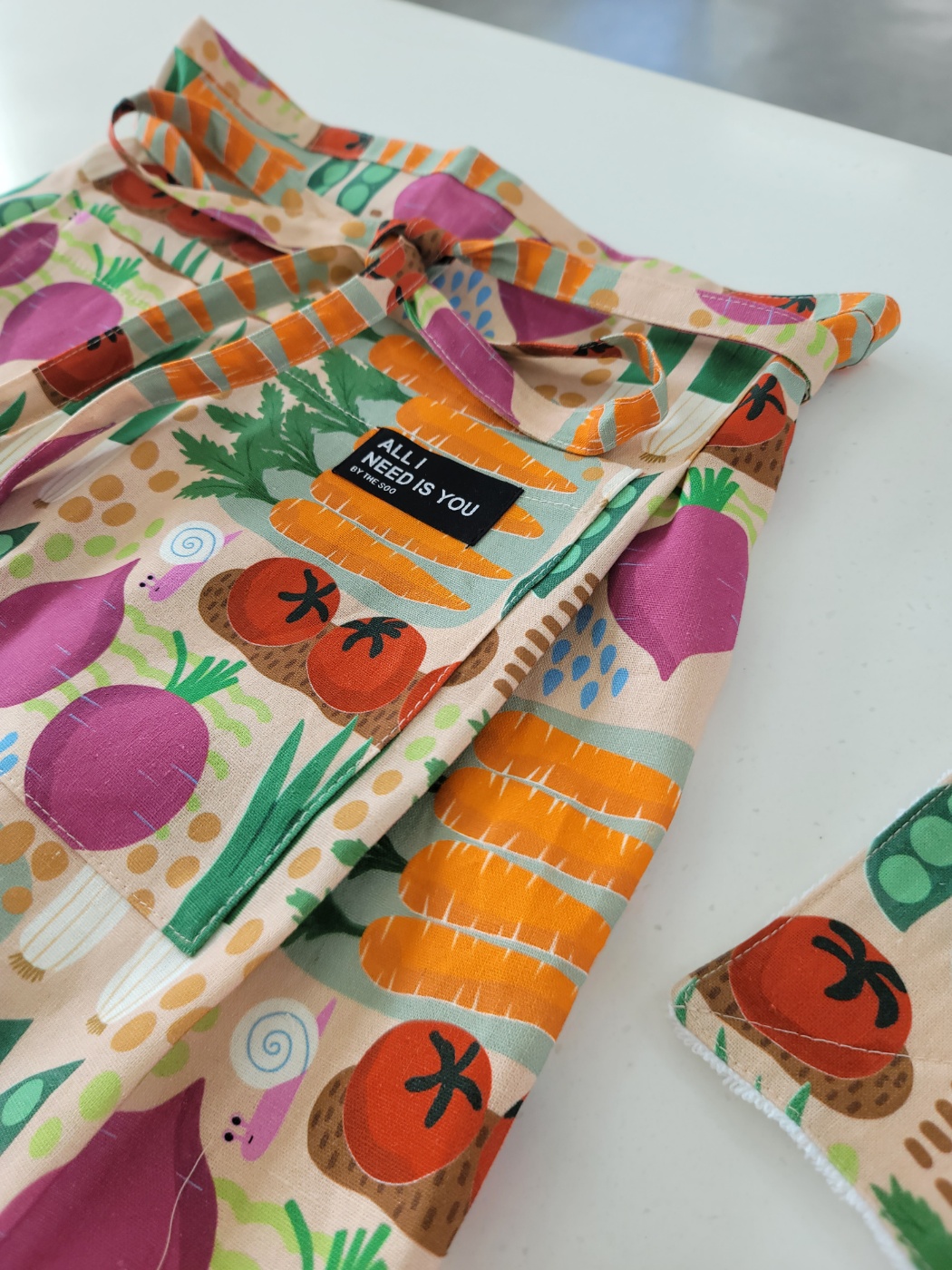 타올을 품은 린넨 앞치마 에이프런