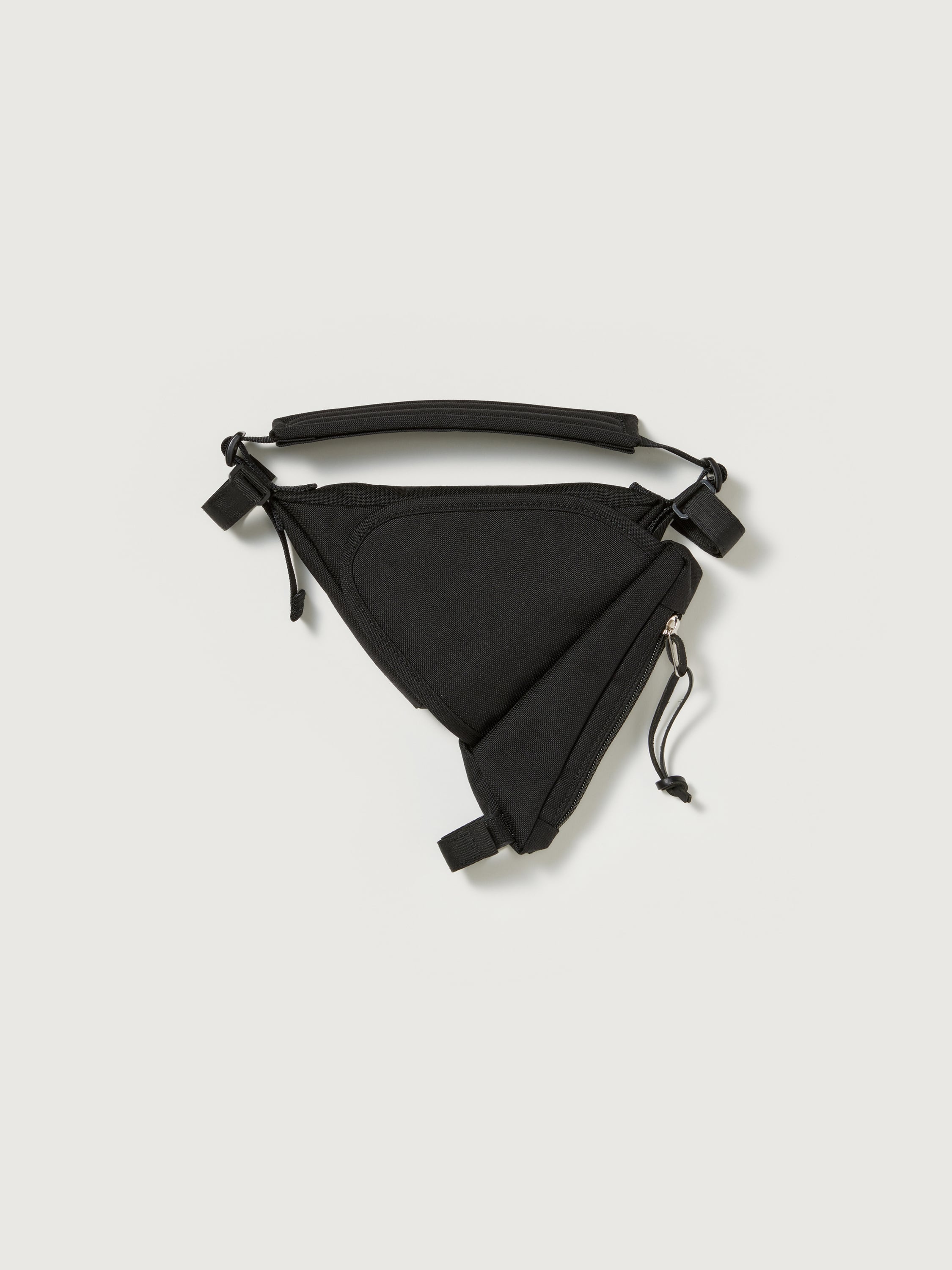 오라리 새들백 가방 NYLON SADDLE BAG MADE BY AETA  AURALEE - 상품 이미지