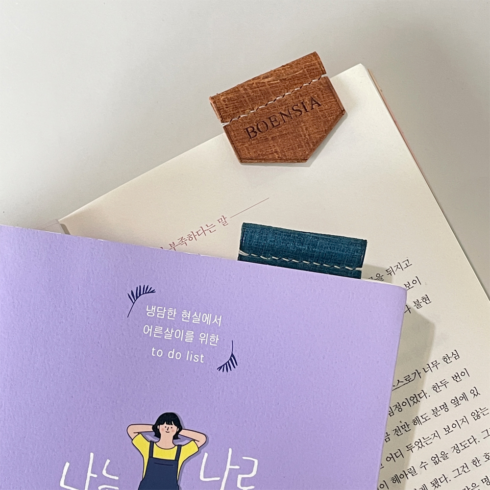 이태리 그리드 천연 가죽 이니셜 각인 수제 책갈피 북마크 북클립 ver4 - 상품 이미지