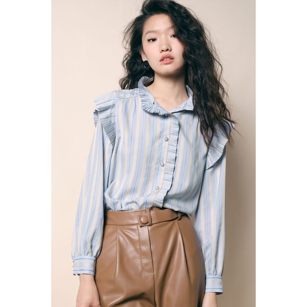 블루 스트라이프 셔츠 프릴 포인트 블라우스 연예인 패션 코디 명품느낌 이미지 6