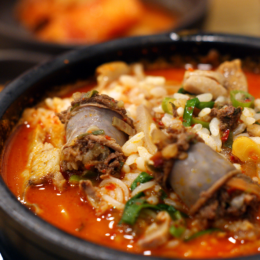 극소수 순대 국밥 (돼지 포함) 1팩 고기 많은 캠핑 순댓국 순대국 냉동 택배 레토르트