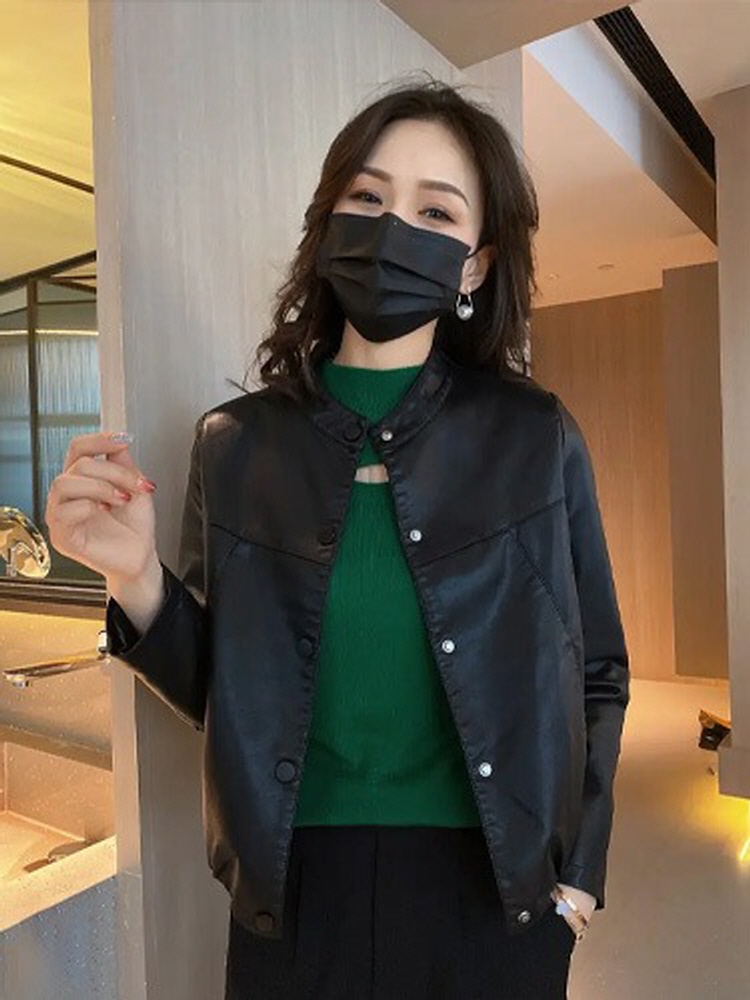 나비올라 라운드 카라 간절기 화이트 가죽 레더 자켓 40대여성의류 - 상세 이미지 2
