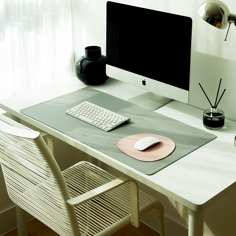 코스트웍스 가죽 와이드 데스크매트 국내생산 대형 마우스패드 장패드 마우스장매트 책상매트 기업 단체 주문제작