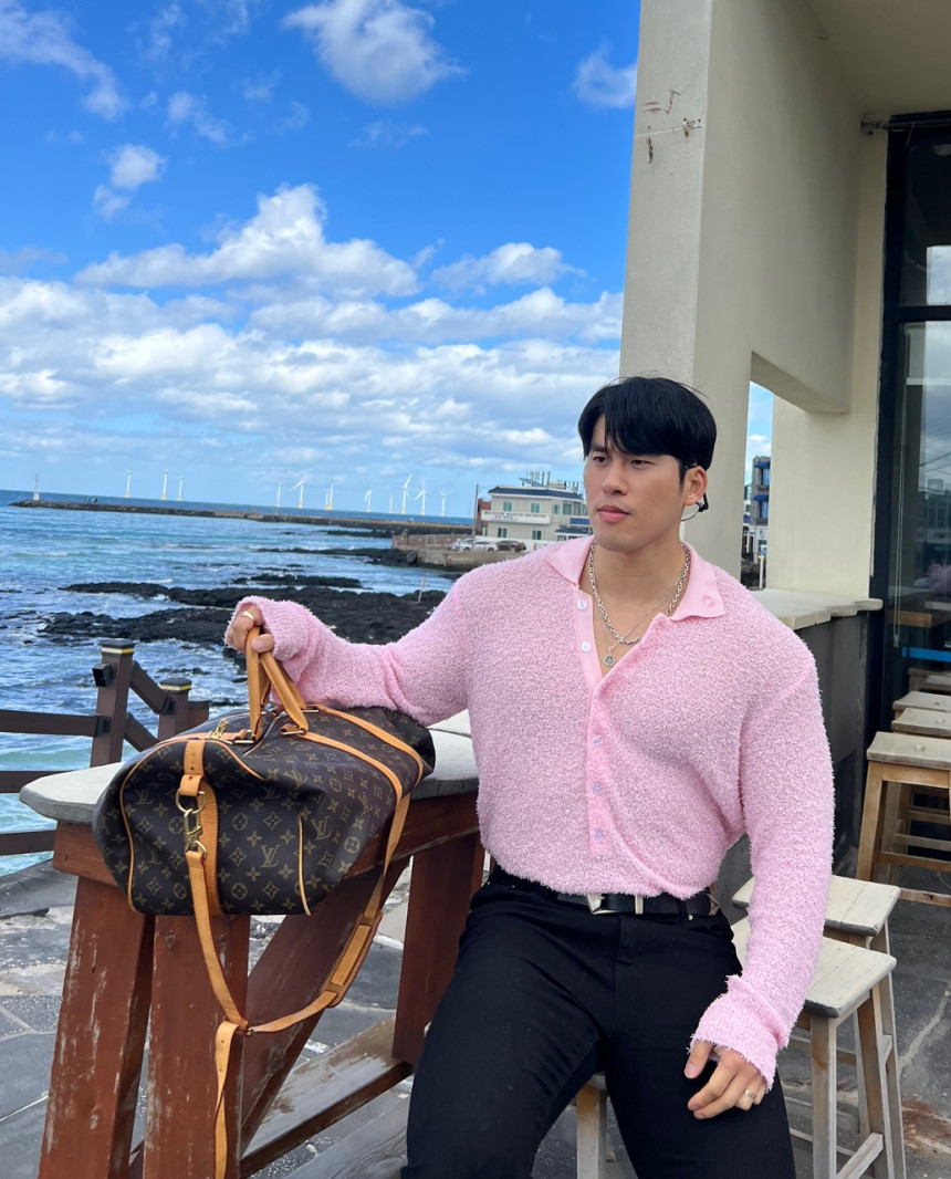 9EFC9879-D358-432B-9280-17983EEF1869