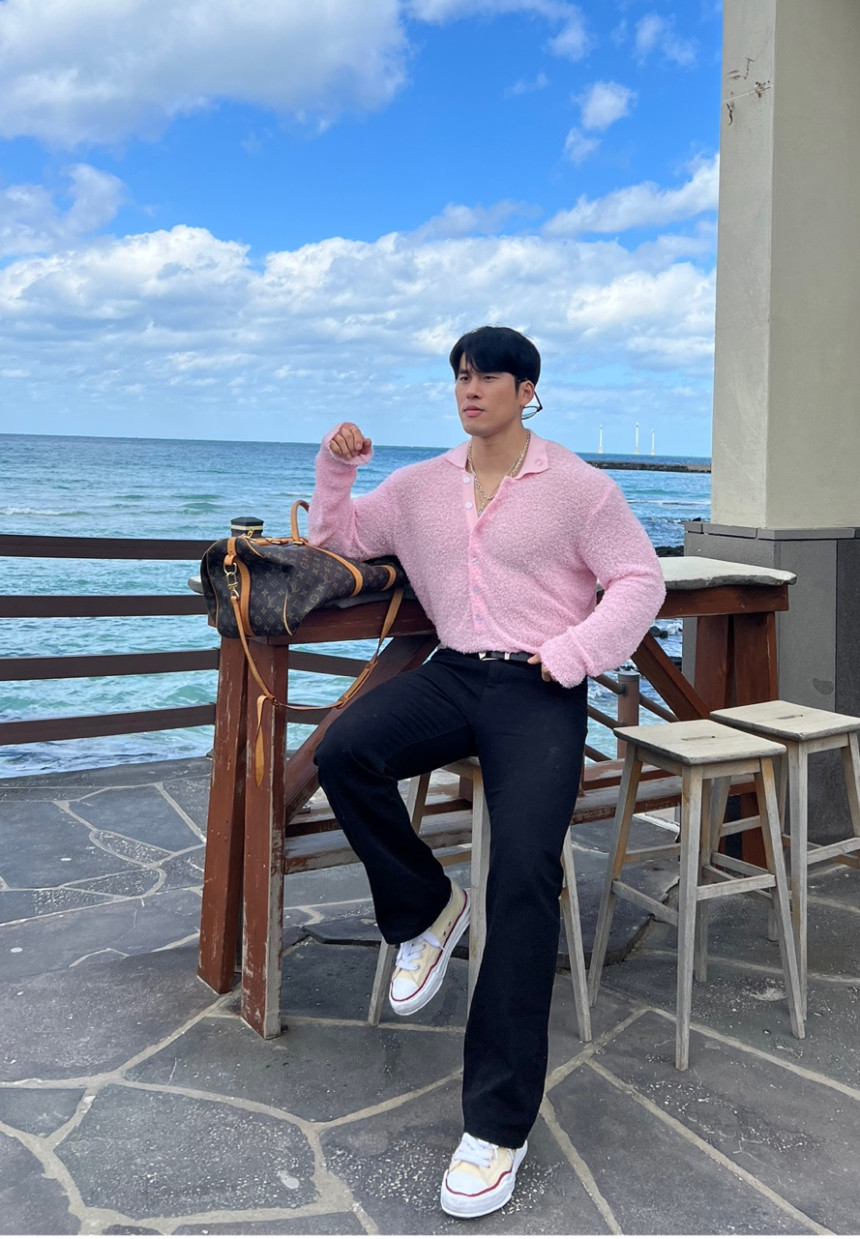 D6D73B38-2EDB-42CB-A094-3D80A73F1C57