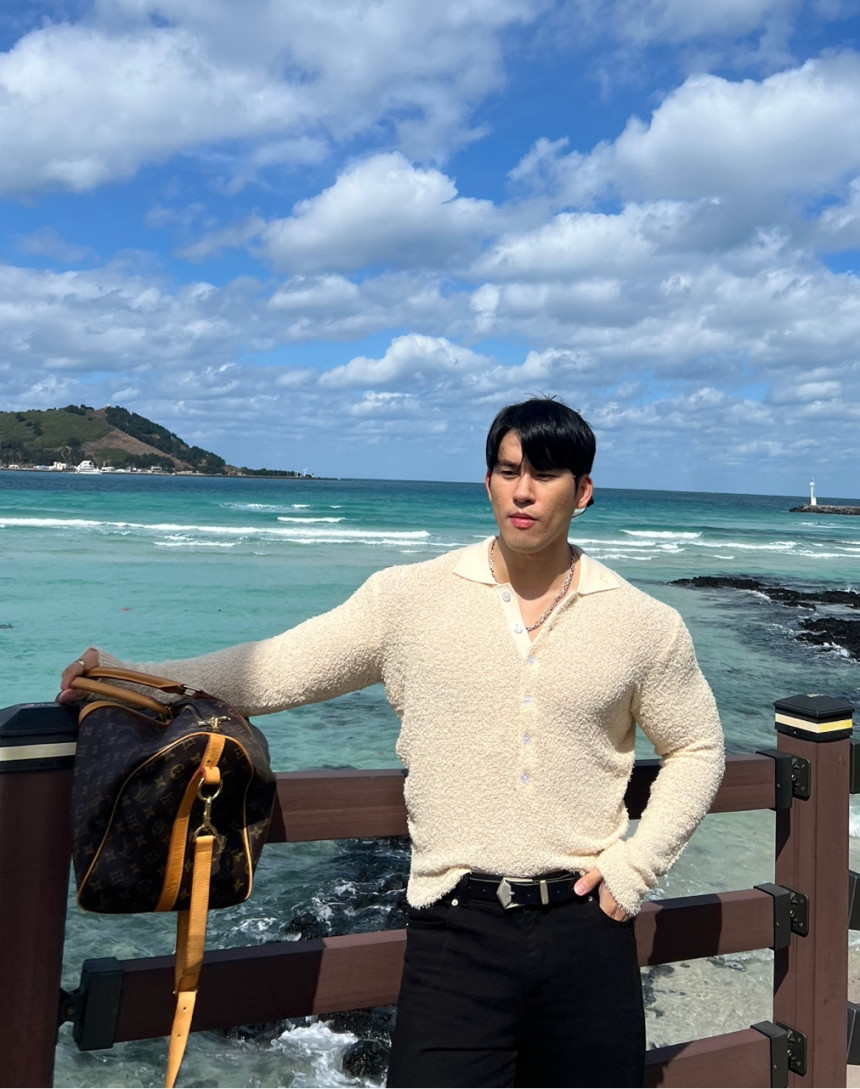 72044137-98C6-4808-811A-B5D8304839AC